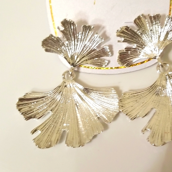 3 for $15 Silver Ginkgo Leaf Earrings - Picture 5 of 5